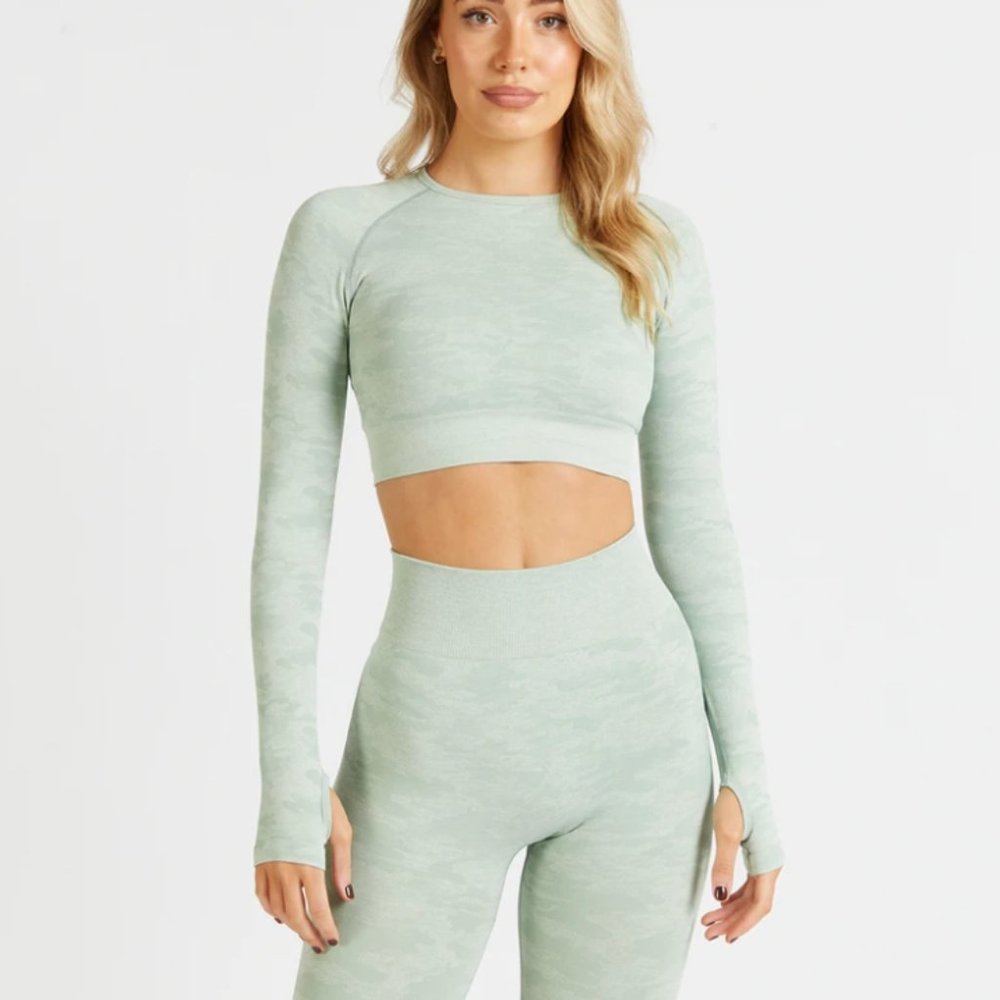 Camo Seamless Long Sleeve Crop Top